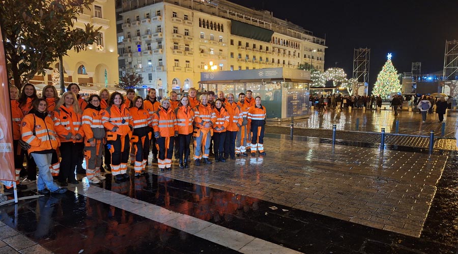 Οι Έλληνες Διασώστες – RescueGR στην υγειονομική κάλυψη της φωταγώγησης του Χριστουγεννιάτικου Δέντρου στην Πλατεία Αριστοτέλους