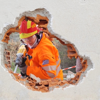 Διάνοιξη τοίχου σε ερείπια – Έλληνες Διασώστες - RescueGR - άσκηση σεισμού Χορτιάτη 