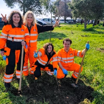 Ομαδική φωτογραφία εθελοντών RescueGR σε δράση αναδάσωσης